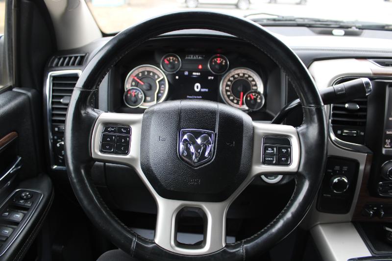 RAM 3500 Laramie Crew Cab LWB 4WD DRW 2015