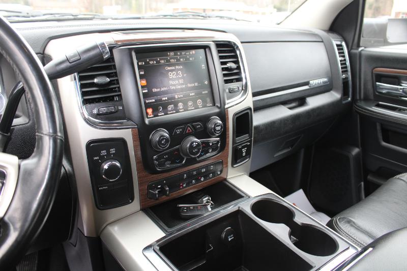 RAM 3500 Laramie Crew Cab LWB 4WD DRW 2015