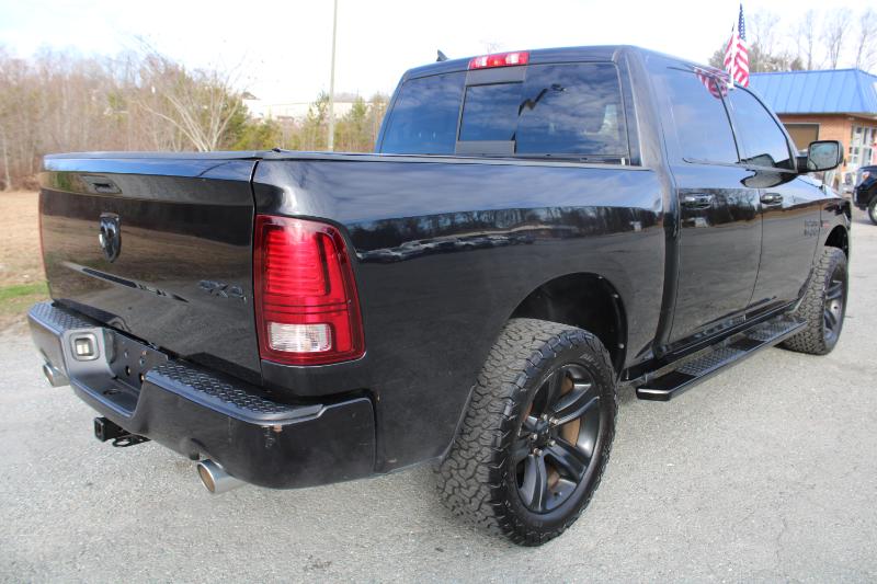 RAM 1500 Sport Crew Cab SWB 4WD 2015