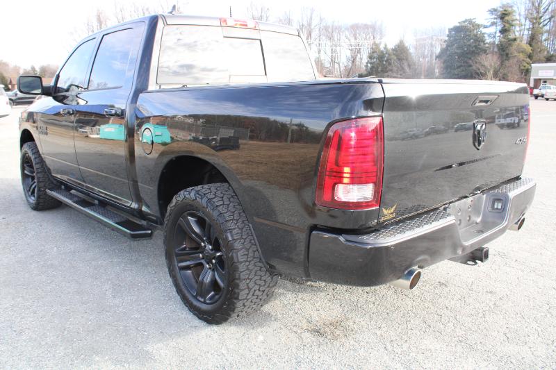 RAM 1500 Sport Crew Cab SWB 4WD 2015