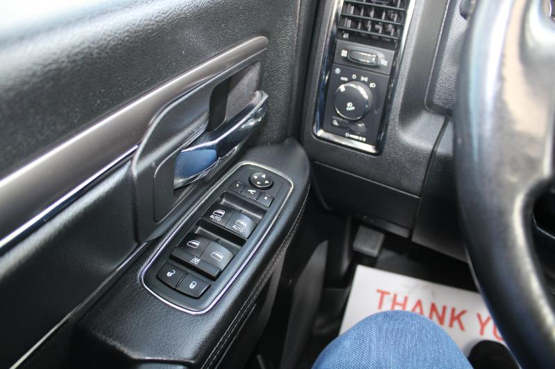 RAM 1500 Sport Crew Cab SWB 4WD 2015