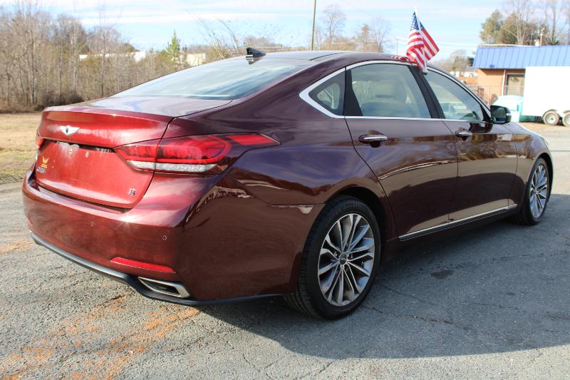 Hyundai Genesis 4dr Sdn V6 3.8L RWD 2015