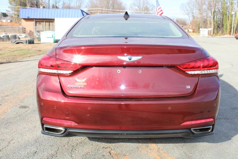 Hyundai Genesis 4dr Sdn V6 3.8L RWD 2015