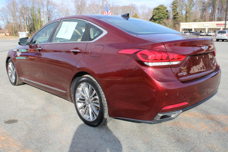 Hyundai Genesis 4dr Sdn V6 3.8L RWD 2015