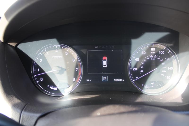 Hyundai Genesis 4dr Sdn V6 3.8L RWD 2015