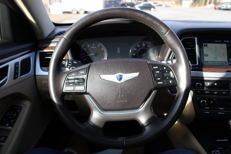 Hyundai Genesis 4dr Sdn V6 3.8L RWD 2015