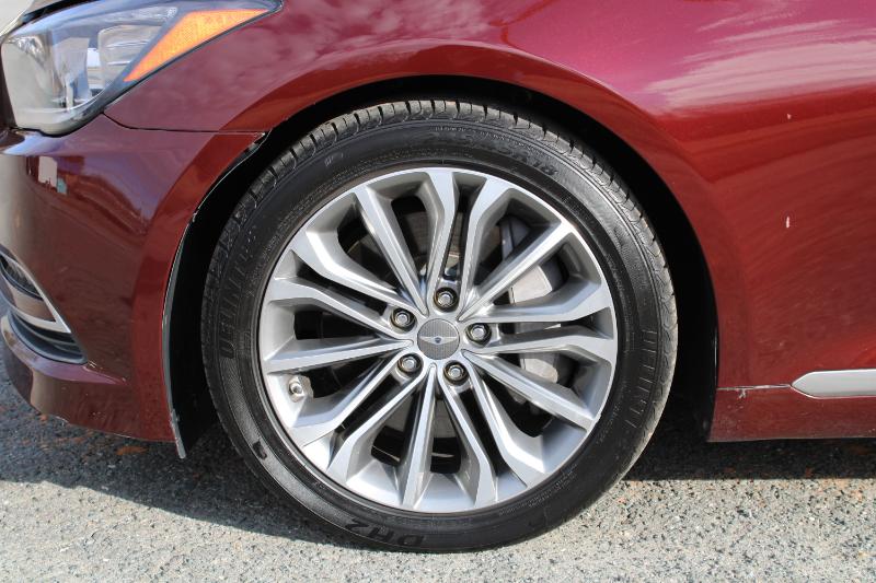 Hyundai Genesis 4dr Sdn V6 3.8L RWD 2015