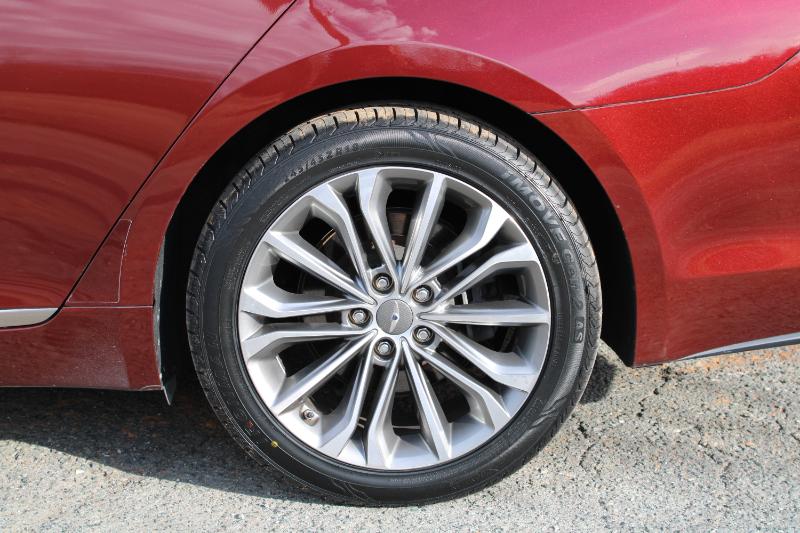 Hyundai Genesis 4dr Sdn V6 3.8L RWD 2015