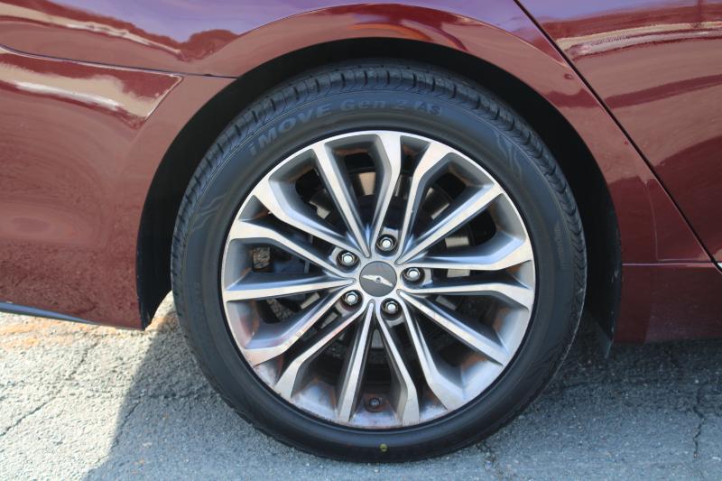 Hyundai Genesis 4dr Sdn V6 3.8L RWD 2015