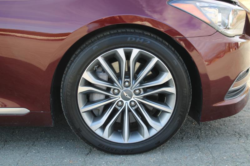 Hyundai Genesis 4dr Sdn V6 3.8L RWD 2015