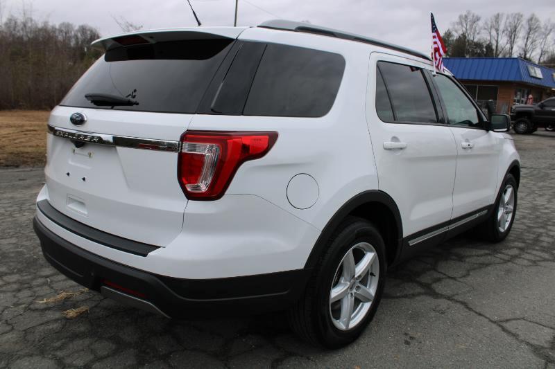 Ford Explorer XLT FWD 2019