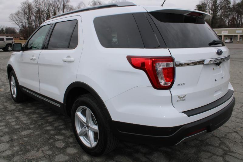Ford Explorer XLT FWD 2019