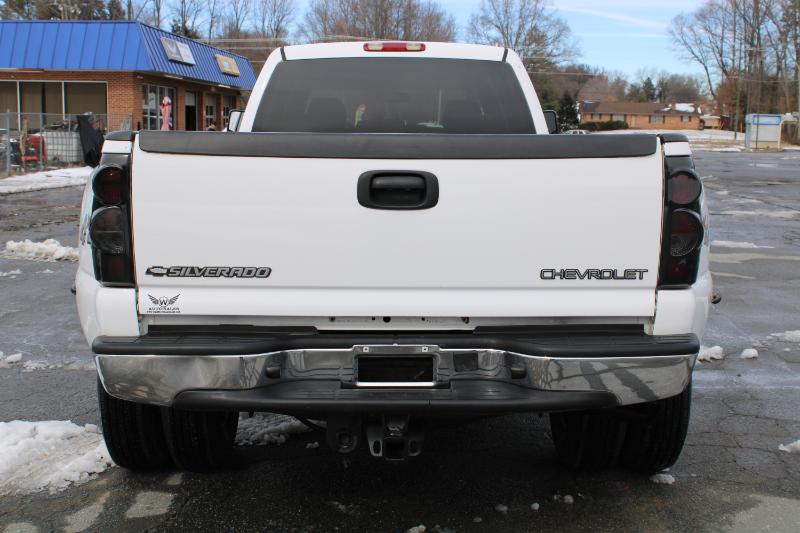 Chevrolet Silverado 3500 LT Crew Cab 4WD LWB DRW 2004