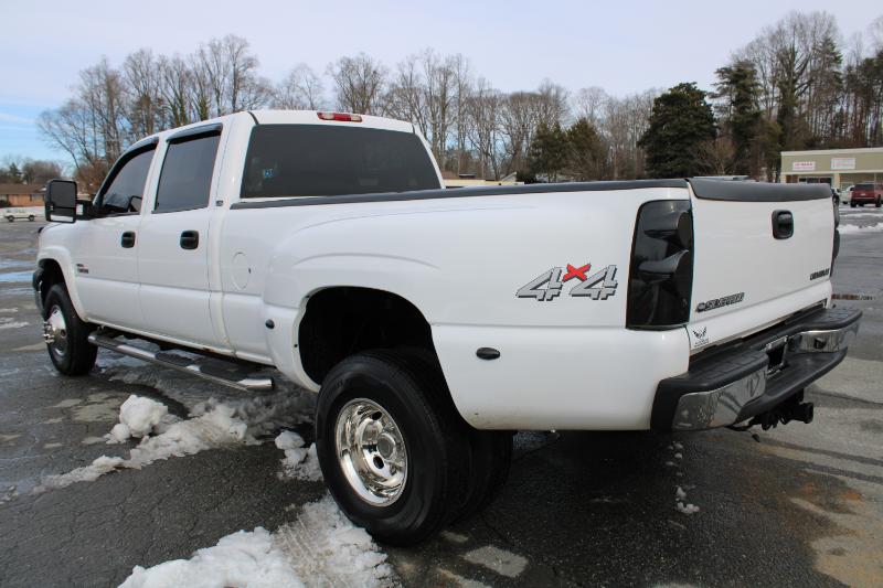 Chevrolet Silverado 3500 LT Crew Cab 4WD LWB DRW 2004