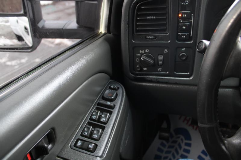 Chevrolet Silverado 3500 LT Crew Cab 4WD LWB DRW 2004