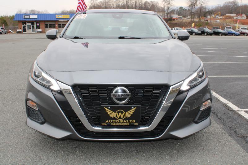 Nissan Altima SV 4D Sedan 2.5 2022