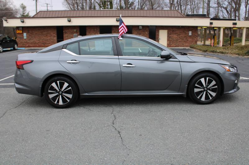 Nissan Altima SV 4D Sedan 2.5 2022