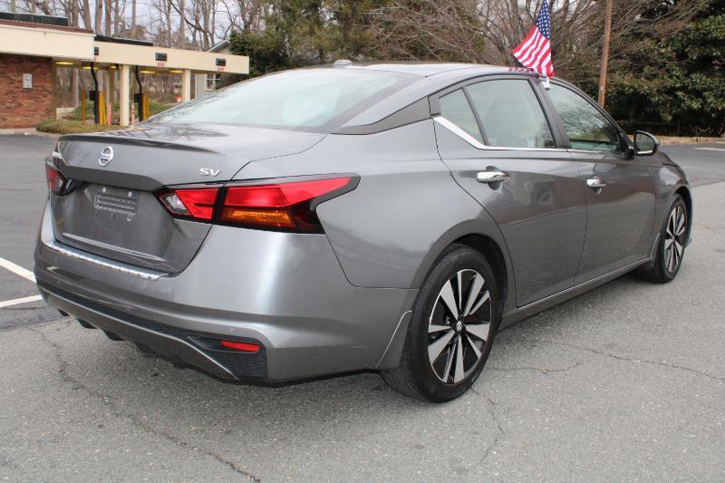 Nissan Altima SV 4D Sedan 2.5 2022