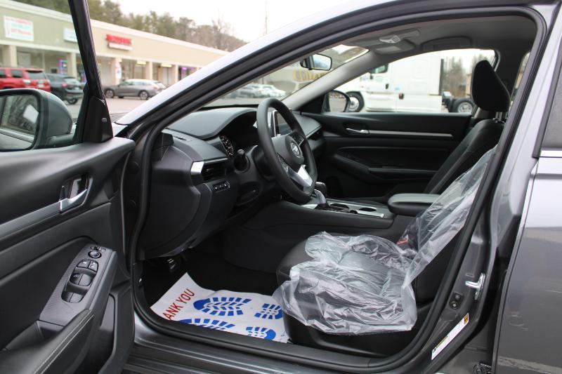 Nissan Altima SV 4D Sedan 2.5 2022