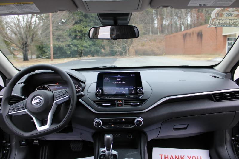 Nissan Altima SV 4D Sedan 2.5 2022