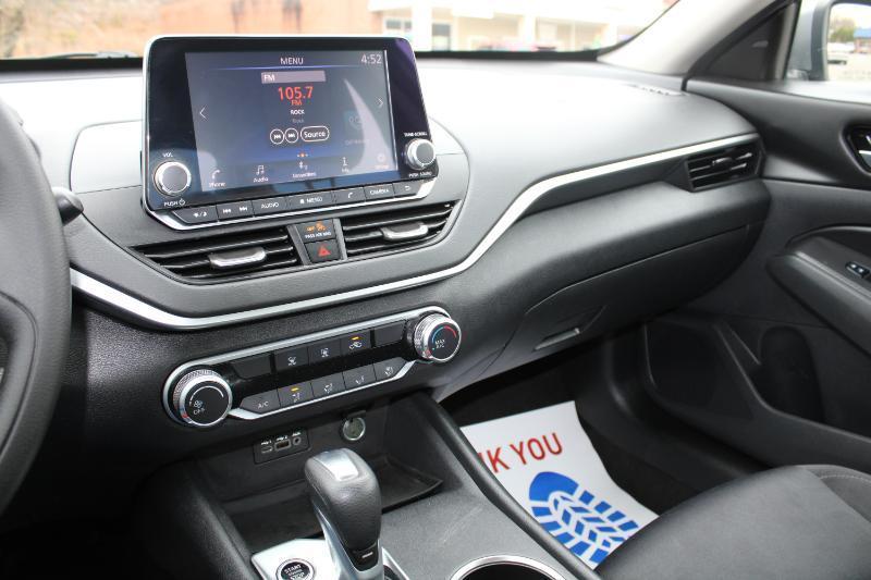 Nissan Altima SV 4D Sedan 2.5 2022