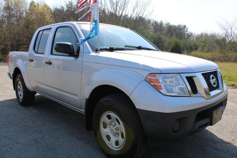 Nissan Frontier S Crew Cab V6 2015