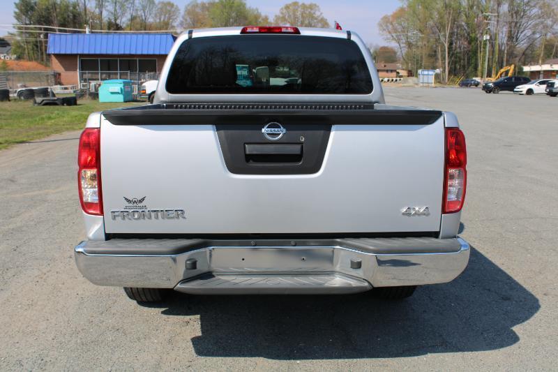 Nissan Frontier S Crew Cab V6 2015