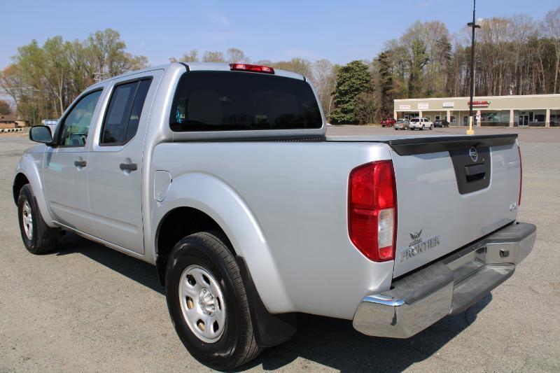 Nissan Frontier S Crew Cab V6 2015