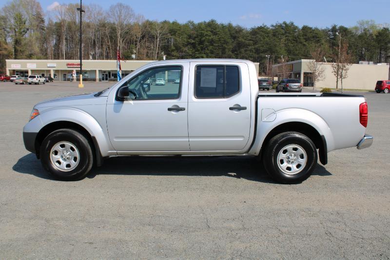 Nissan Frontier S Crew Cab V6 2015