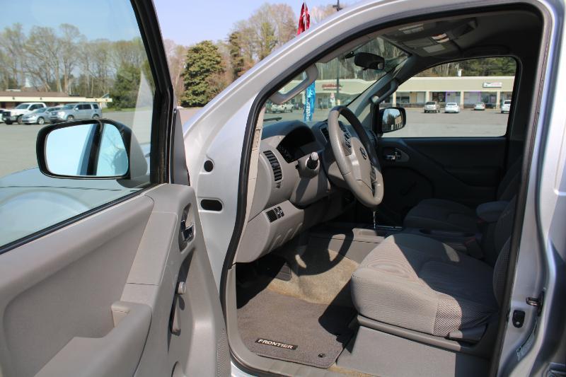 Nissan Frontier S Crew Cab V6 2015