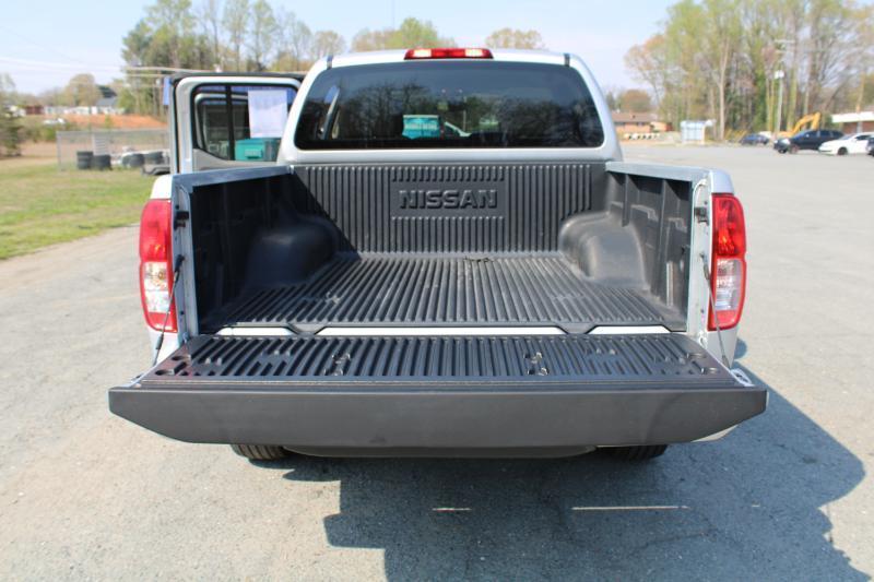 Nissan Frontier S Crew Cab V6 2015