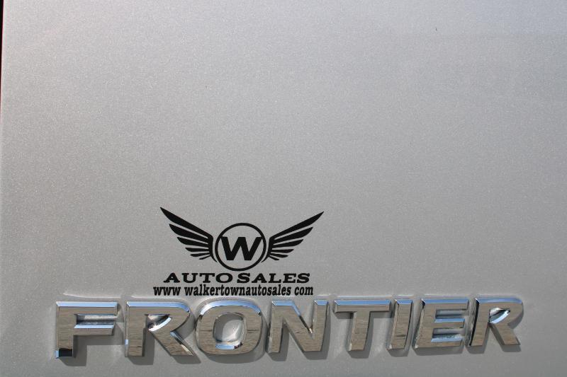 Nissan Frontier S Crew Cab V6 2015