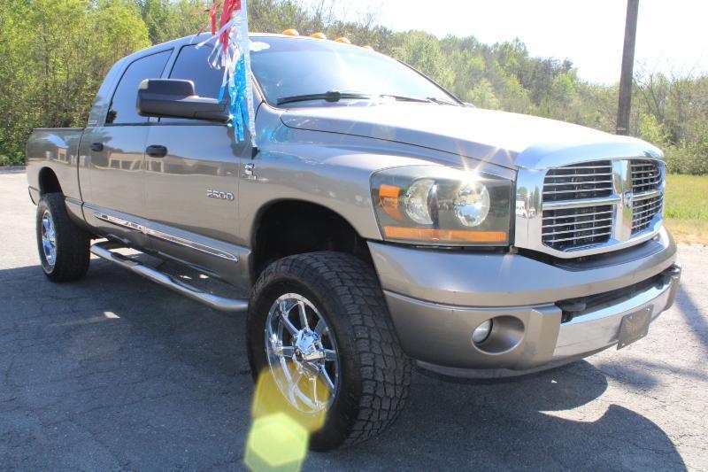 Dodge Ram 2500 Laramie Mega Cab 4WD 2006