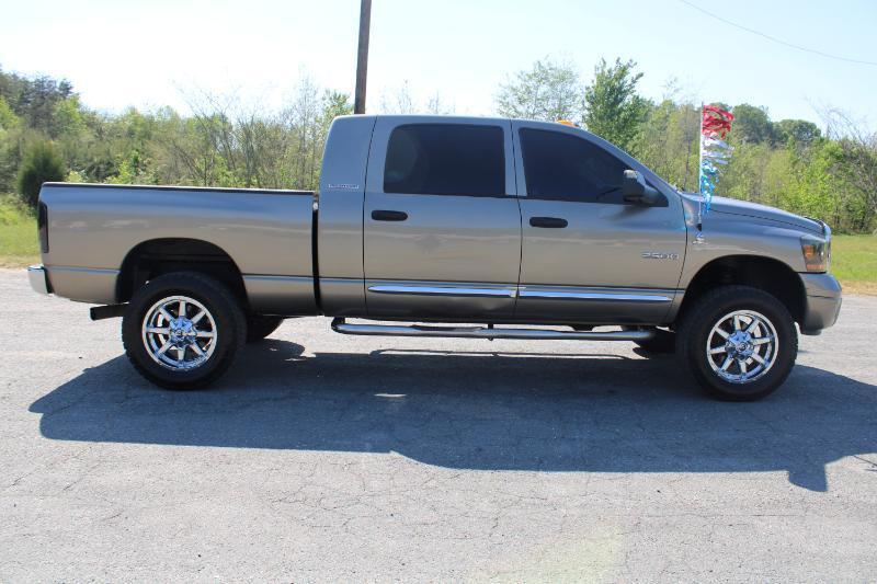 Dodge Ram 2500 Laramie Mega Cab 4WD 2006