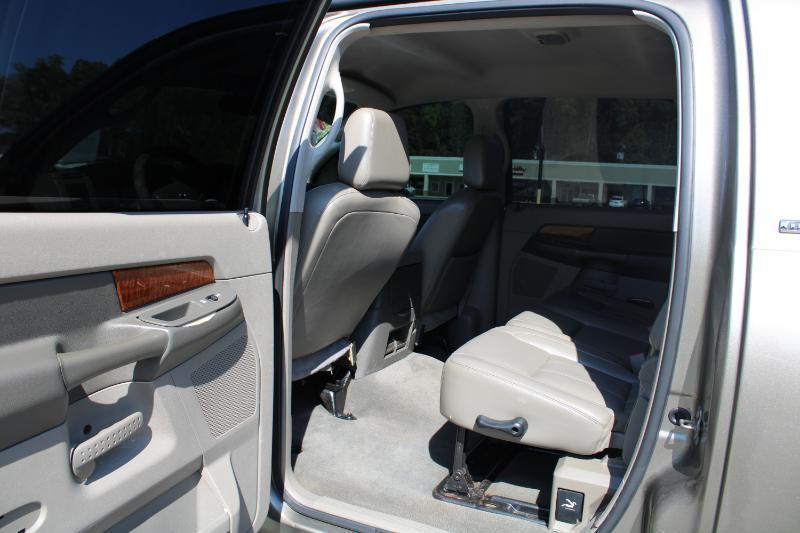 Dodge Ram 2500 Laramie Mega Cab 4WD 2006