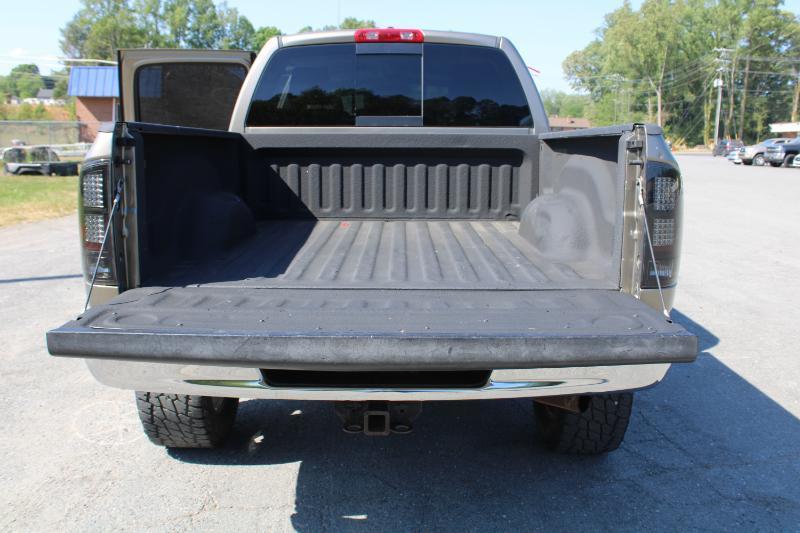 Dodge Ram 2500 Laramie Mega Cab 4WD 2006