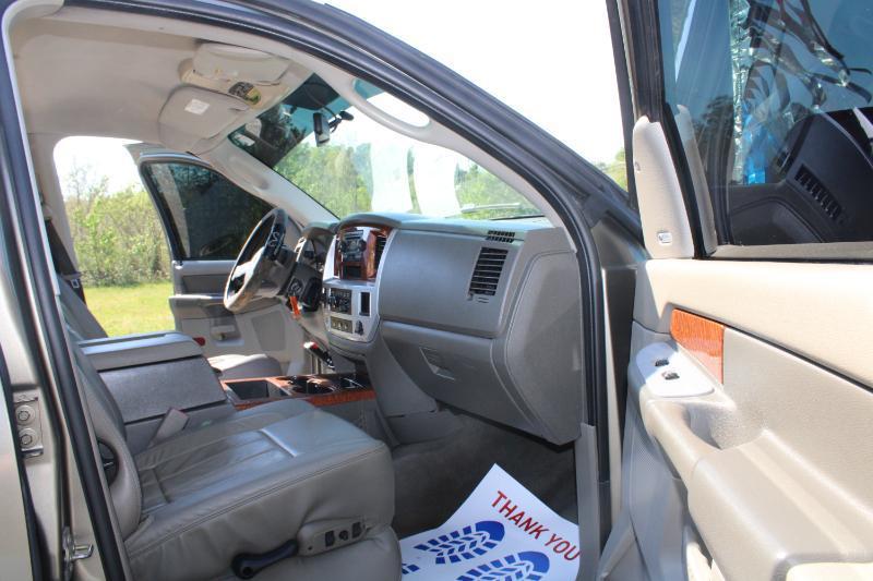 Dodge Ram 2500 Laramie Mega Cab 4WD 2006