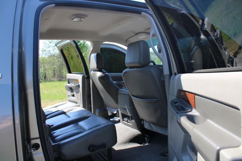 Dodge Ram 2500 Laramie Mega Cab 4WD 2006