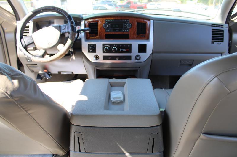 Dodge Ram 2500 Laramie Mega Cab 4WD 2006