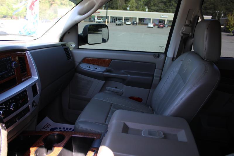 Dodge Ram 2500 Laramie Mega Cab 4WD 2006