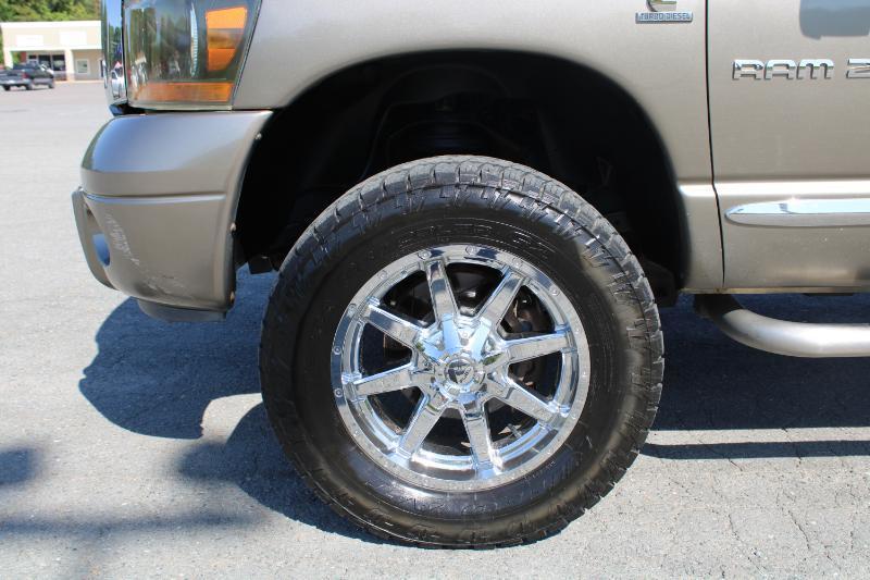 Dodge Ram 2500 Laramie Mega Cab 4WD 2006