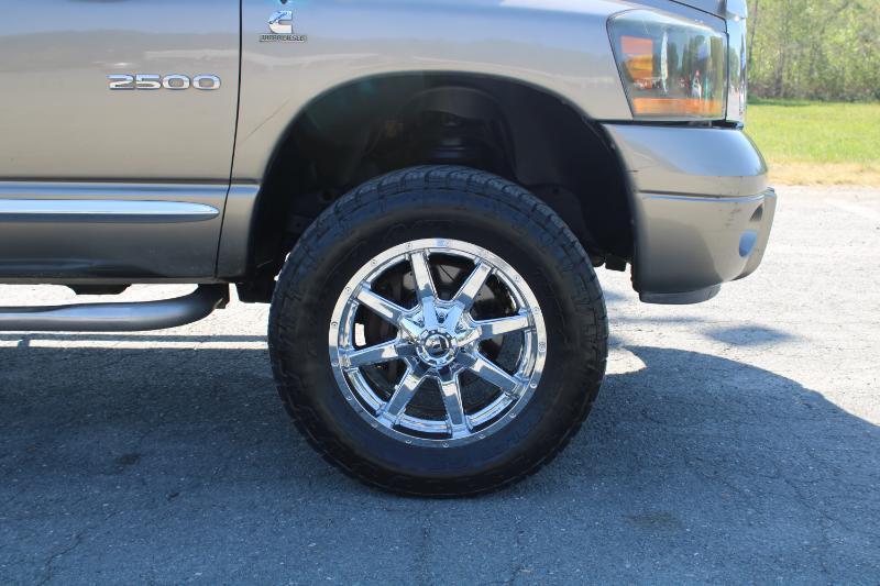 Dodge Ram 2500 Laramie Mega Cab 4WD 2006