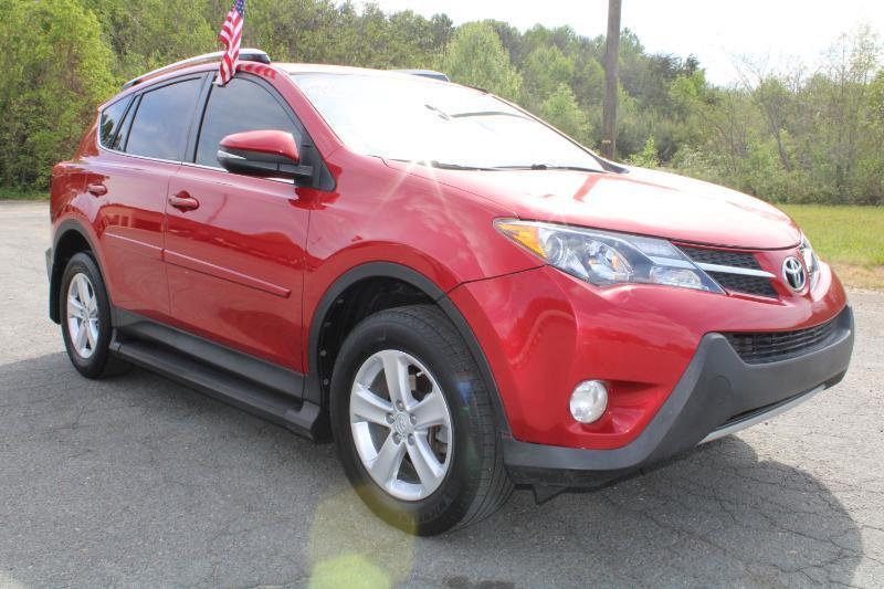 Toyota RAV4 XLE FWD 2014
