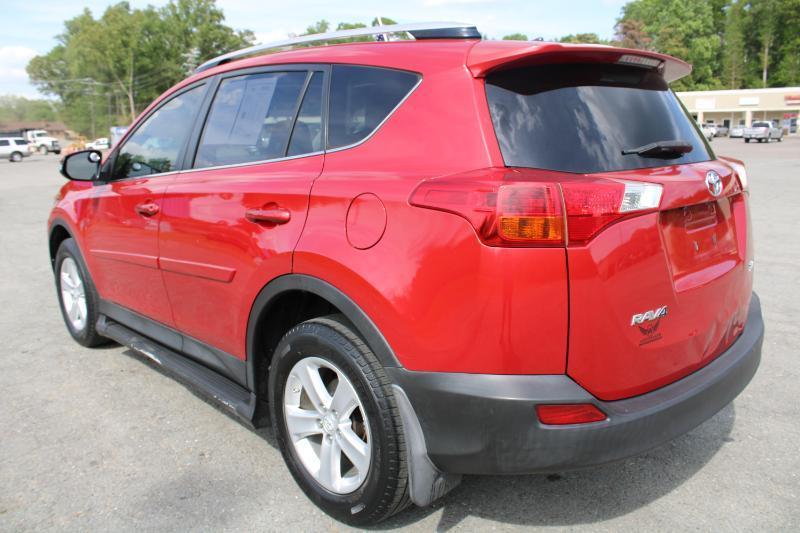 Toyota RAV4 XLE FWD 2014