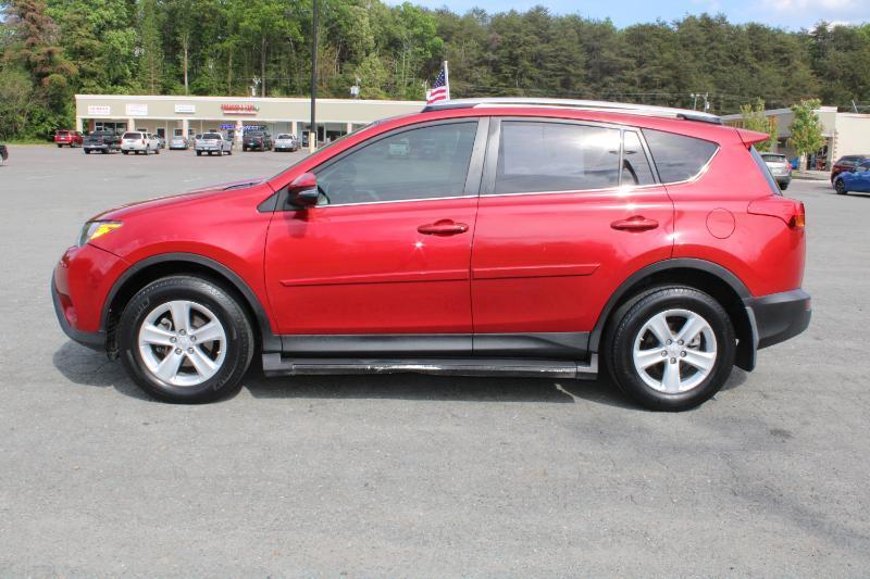 Toyota RAV4 XLE FWD 2014