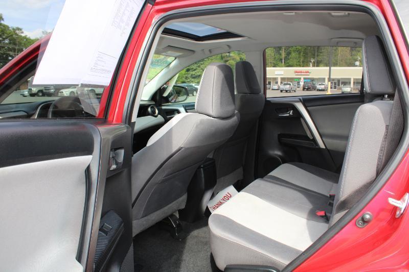 Toyota RAV4 XLE FWD 2014