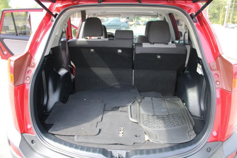 Toyota RAV4 XLE FWD 2014