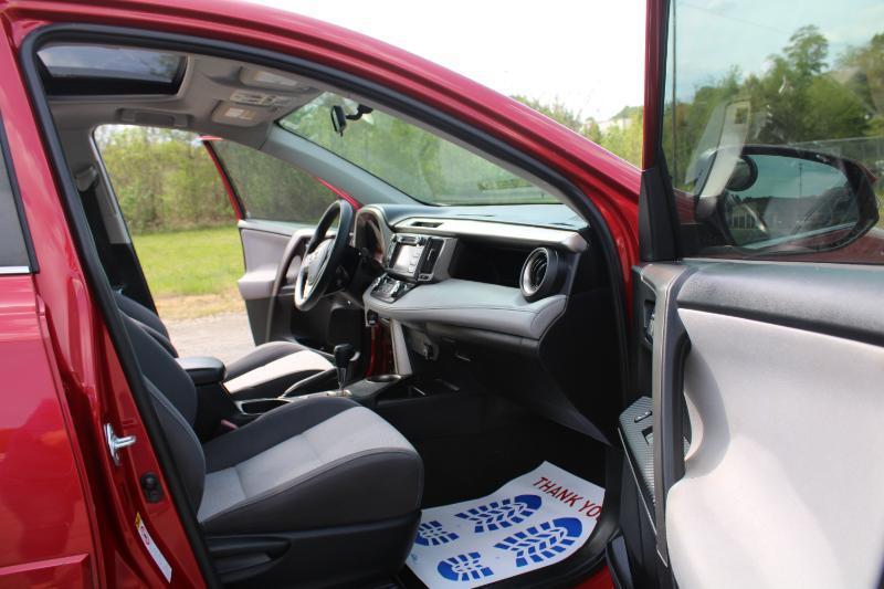 Toyota RAV4 XLE FWD 2014