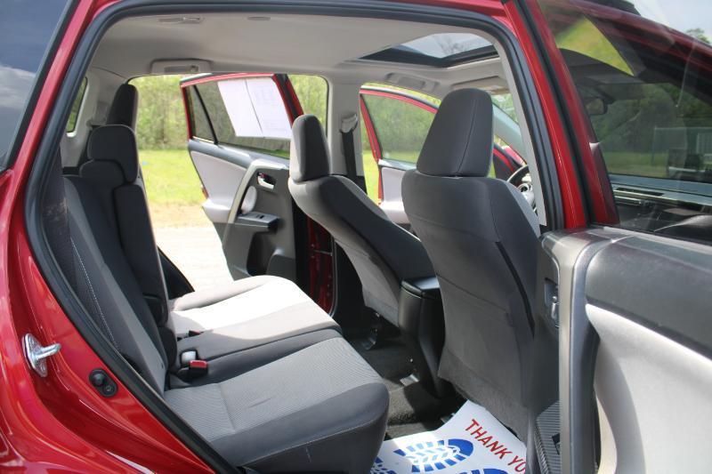 Toyota RAV4 XLE FWD 2014