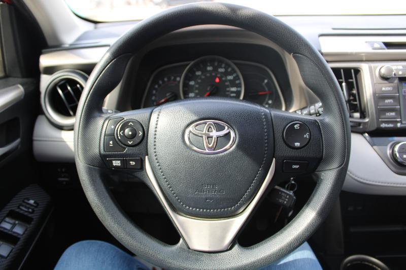 Toyota RAV4 XLE FWD 2014